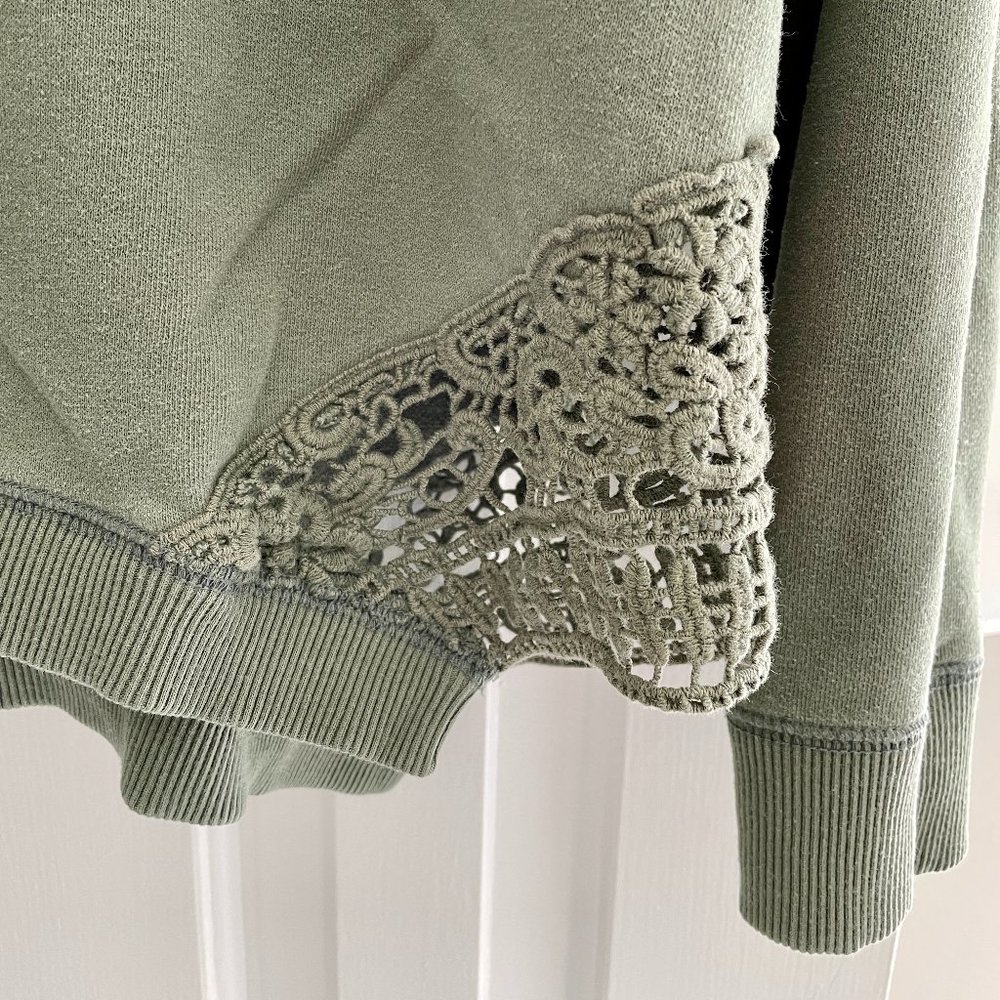 Aerie Green Crew Sweater